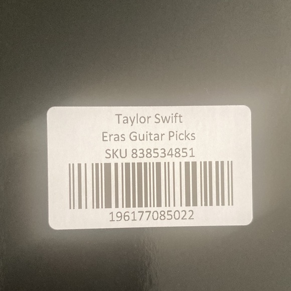 Taylor Swift Guita Picks - Picture 8 of 8